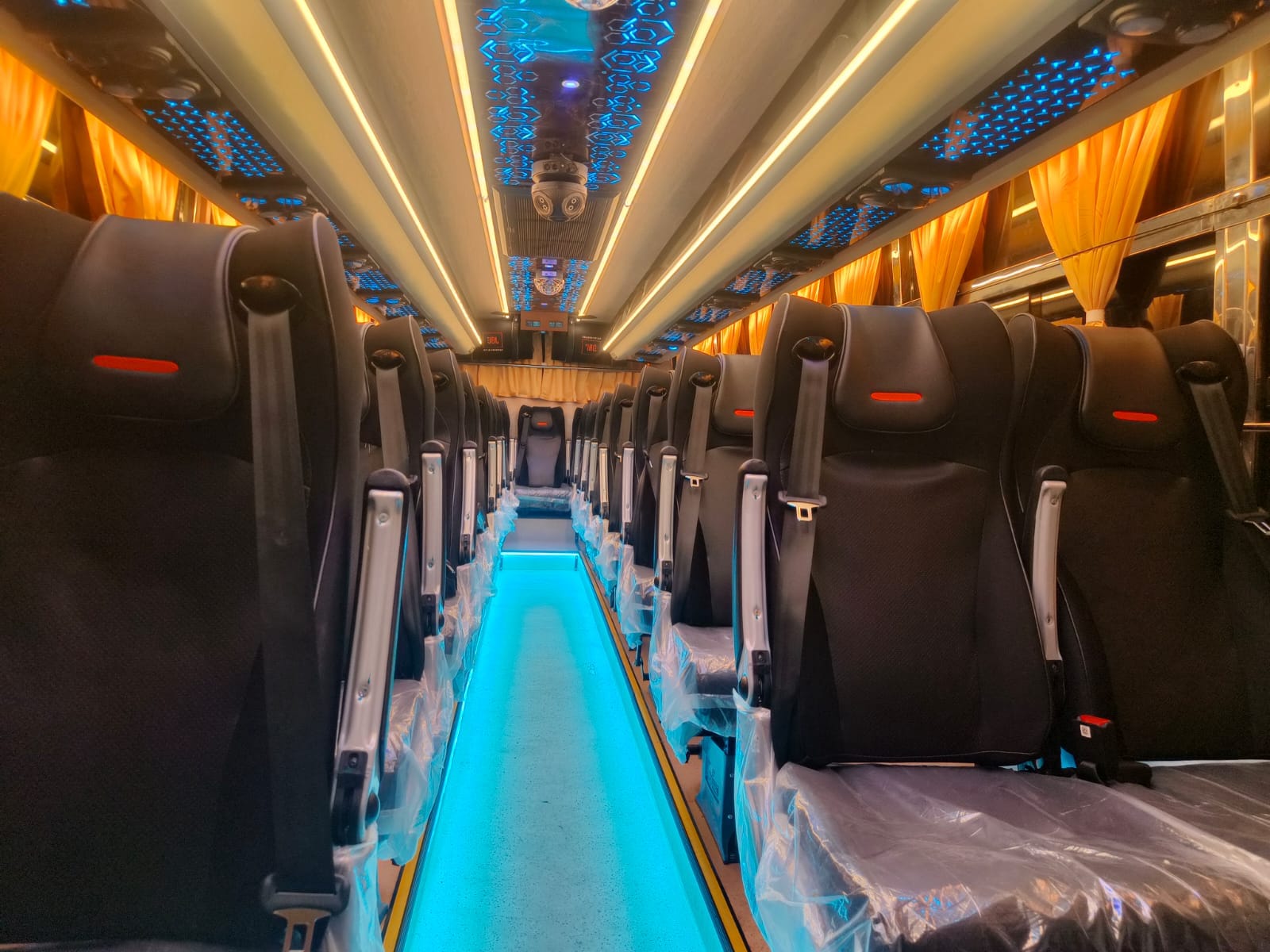 40 plus seater bus on rent in Bangalore for large groups